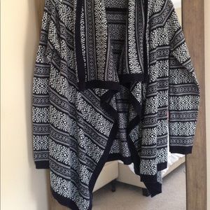 Skies Are Blue Patterned Draped Blouse